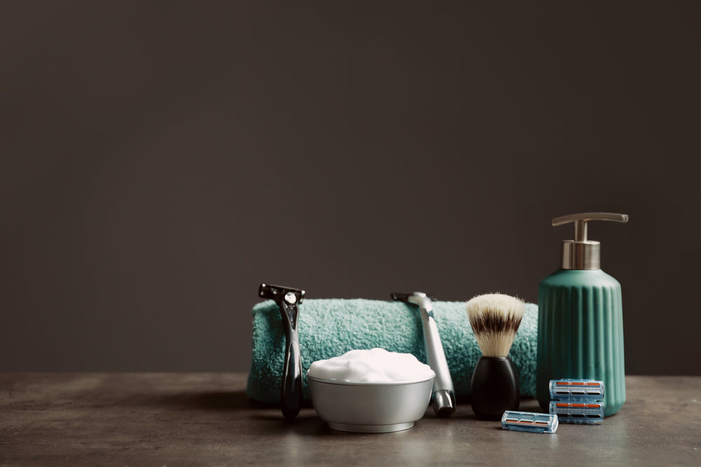 shaving-accessories-for-man-on