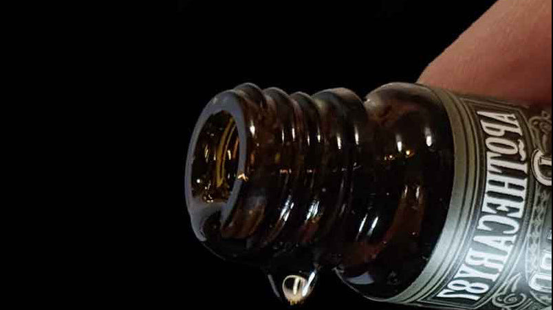 the-gentlemans-black-edition---black-friday-offers---luxury-mens-beard-oil---apothercary-87---the-modern-gentleman